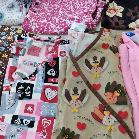 Scrubs $3 each piece all different brands - Picture 12 of 16